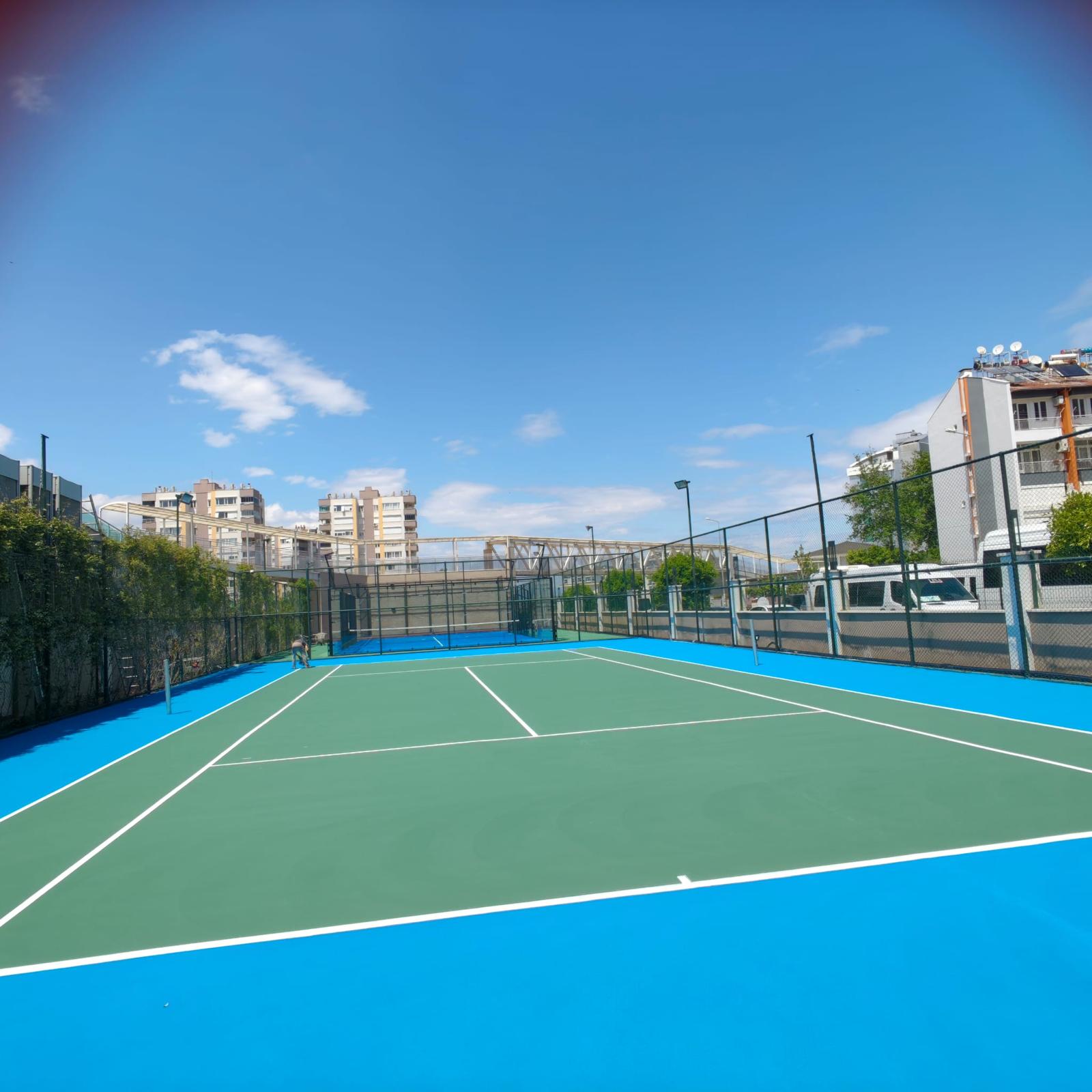 Aska Hotel | 2 Adet Tenis Kortu
